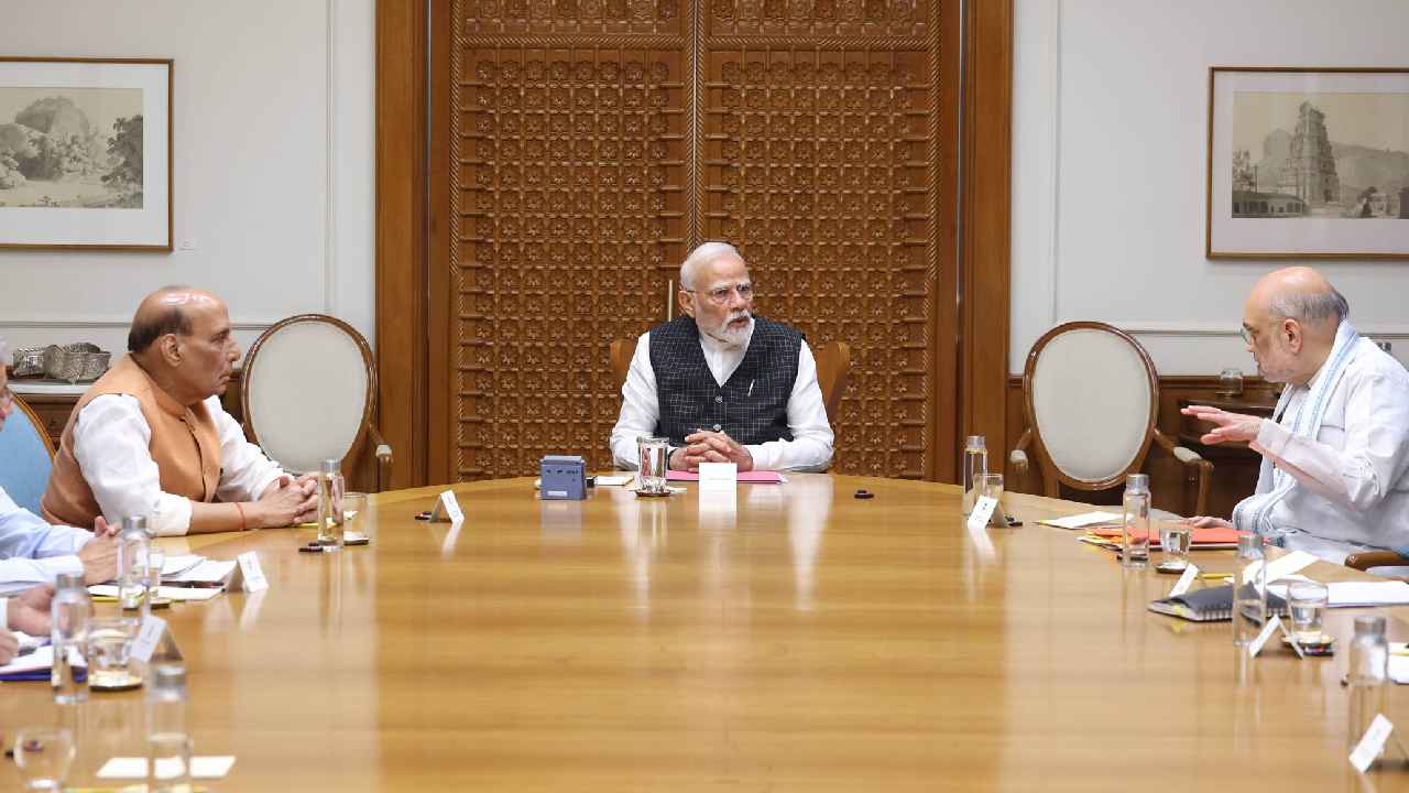 Union Cabinet Decisions: కేరళ ఇక కేరళం, బాలికలకు ఉచితంగా వ్యాక్సినేషన్.. కేంద్ర క్యాబినెట్ కీలక నిర్ణయాలు