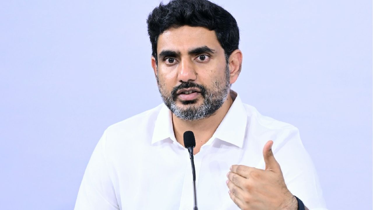 బాబాయ్‌ను చంపి కత్తిని మా చేతిలో పెట్టారు: నారా లోకేశ్