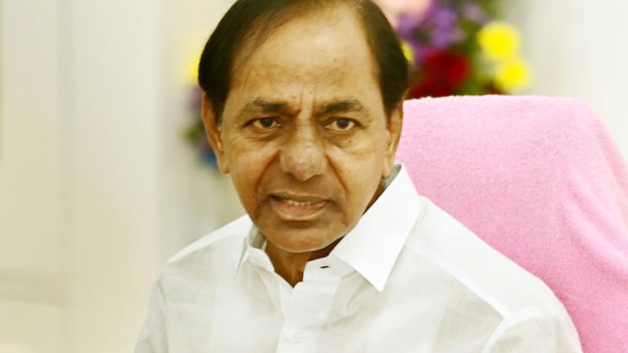 Phone Tapping Case: కేసీఆర్‌ను ప్రశ్నిస్తున్న సిట్‌ అధికారులు.. భారీగా మోహరించిన పోలీసులు