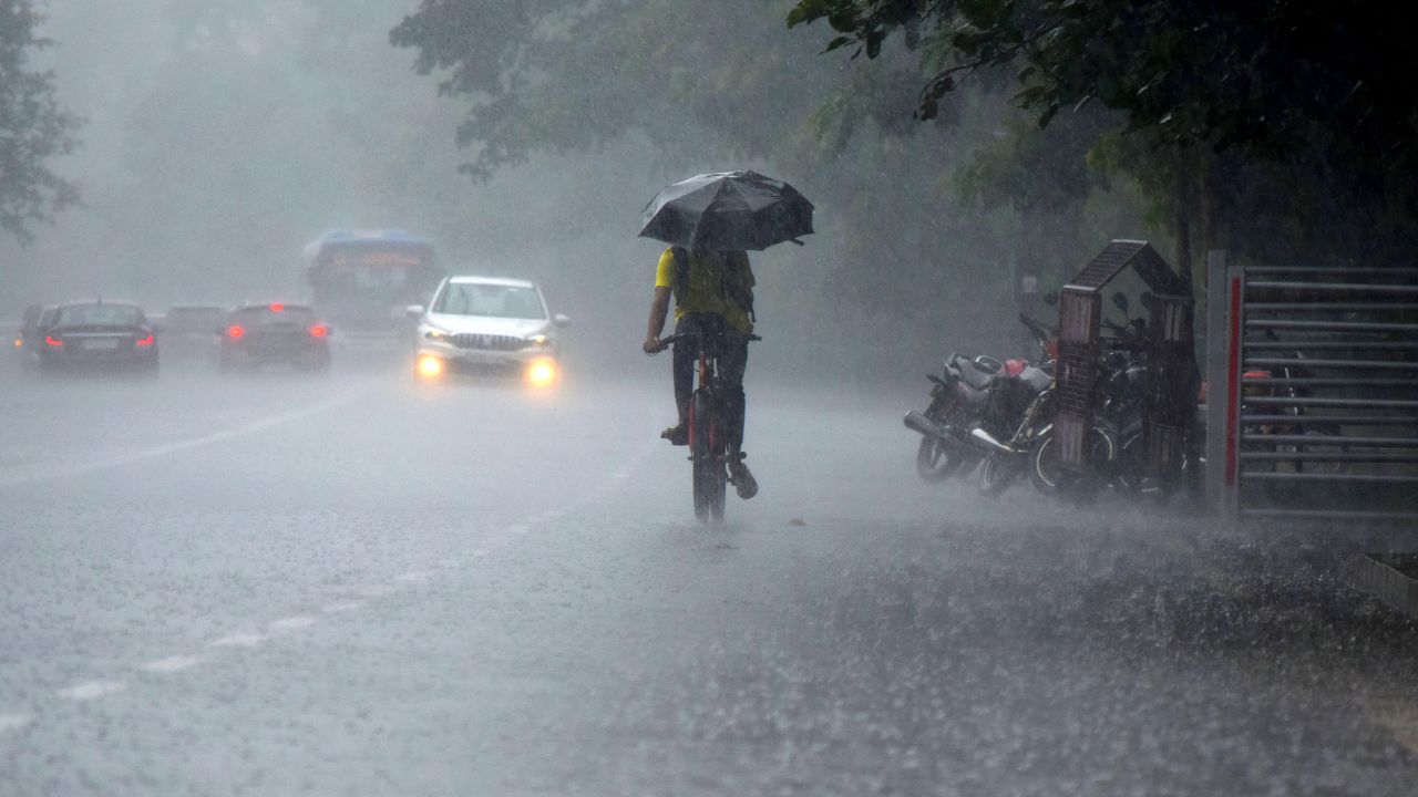 తెలంగాణ ప్రజలకు అలర్ట్‌.. ఉన్నట్టుండి 3 రోజులు ఈ ప్రాంతాల్లో వర్షాలు..