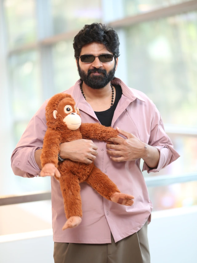 Sree Vishnu Nayan Sarika Vishnu Vinyasam Pre Release Event