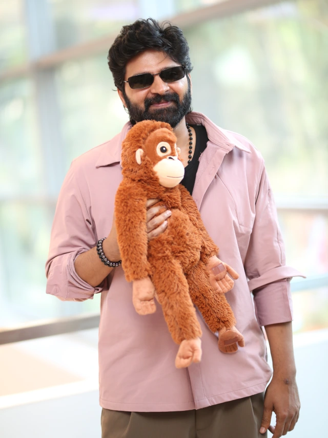 Sree Vishnu Nayan Sarika Vishnu Vinyasam Pre Release Event