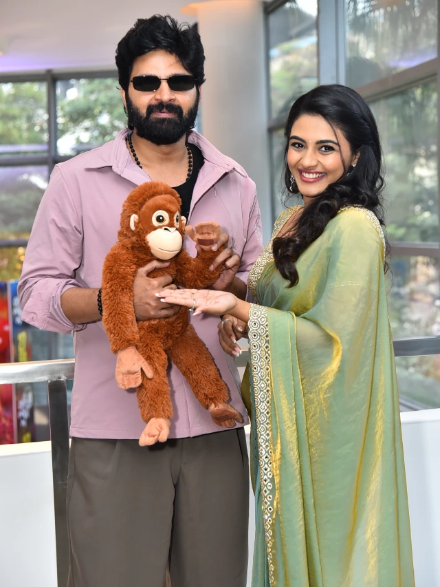 Sree Vishnu Nayan Sarika Vishnu Vinyasam Pre Release Event