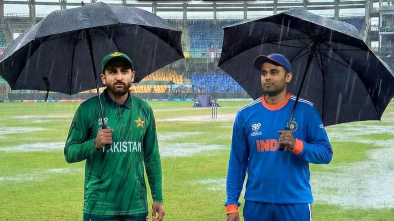 IND vs PAK : వ‌ర్షం కార‌ణంగా మ్యాచ్ ర‌ద్దైతే భార‌త్, పాక్‌ల‌లో ఎవ‌రికి ఎక్కువ లాభం? త‌దుప‌రి ద‌శ‌కు వెళ్లేందుకు ఏ జ‌ట్టుకు ఎక్కువ అవ‌కాశం అంటే ?