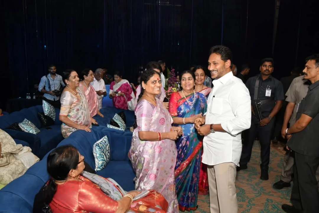 YS Jagan Meets Tamil Celebrities