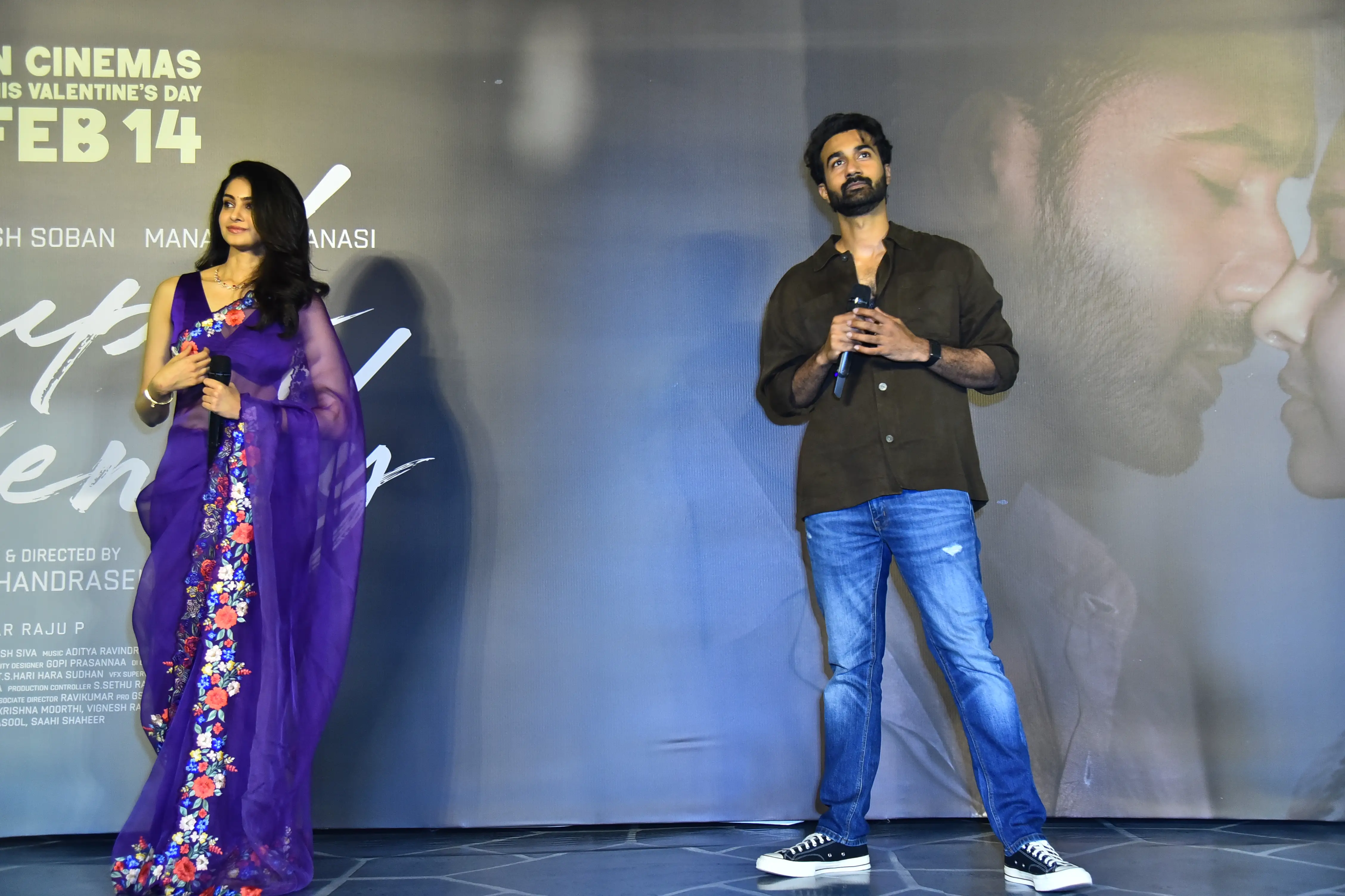 couple friendly movie trailer release event photos (1)