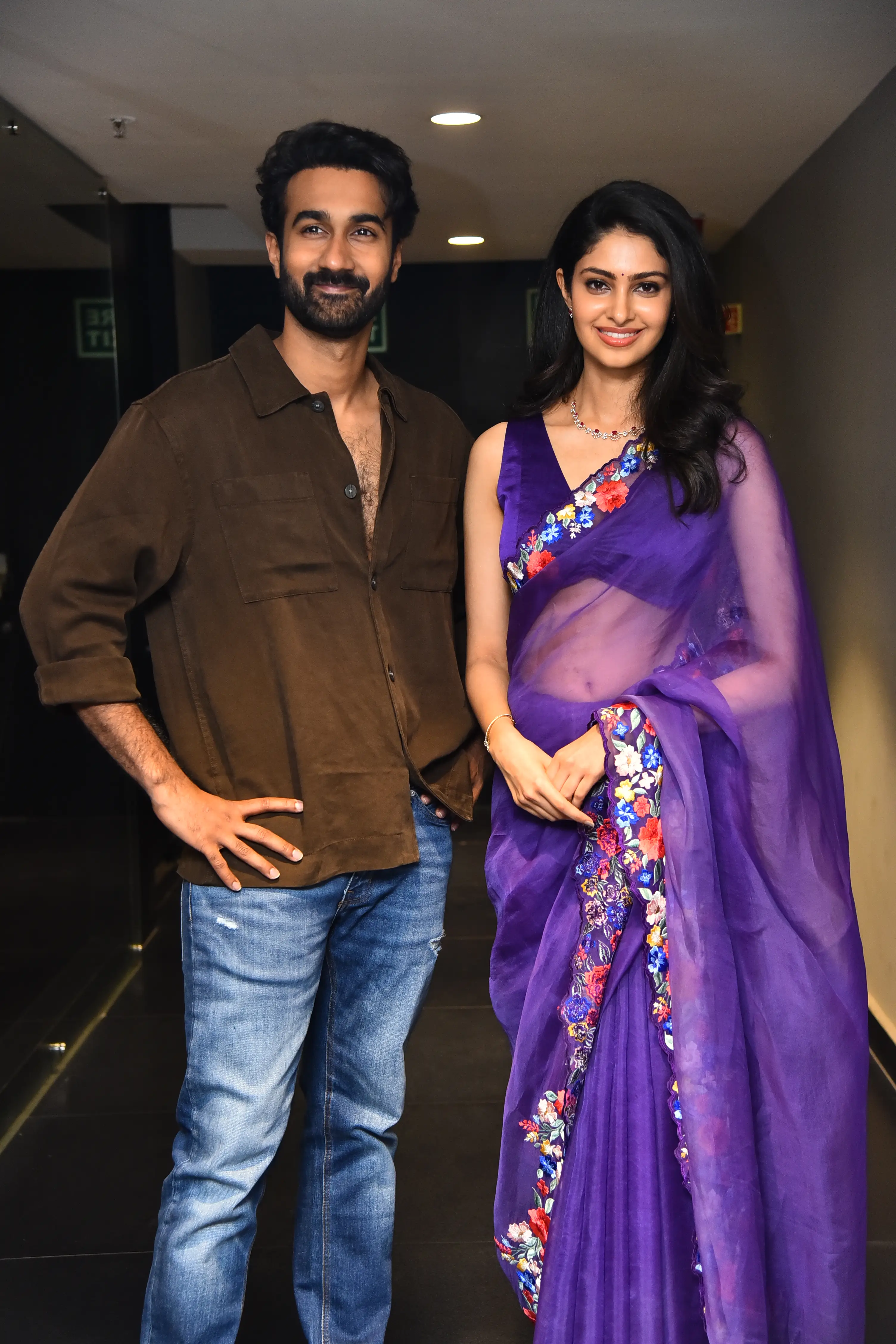 couple friendly movie trailer release event photos (1)