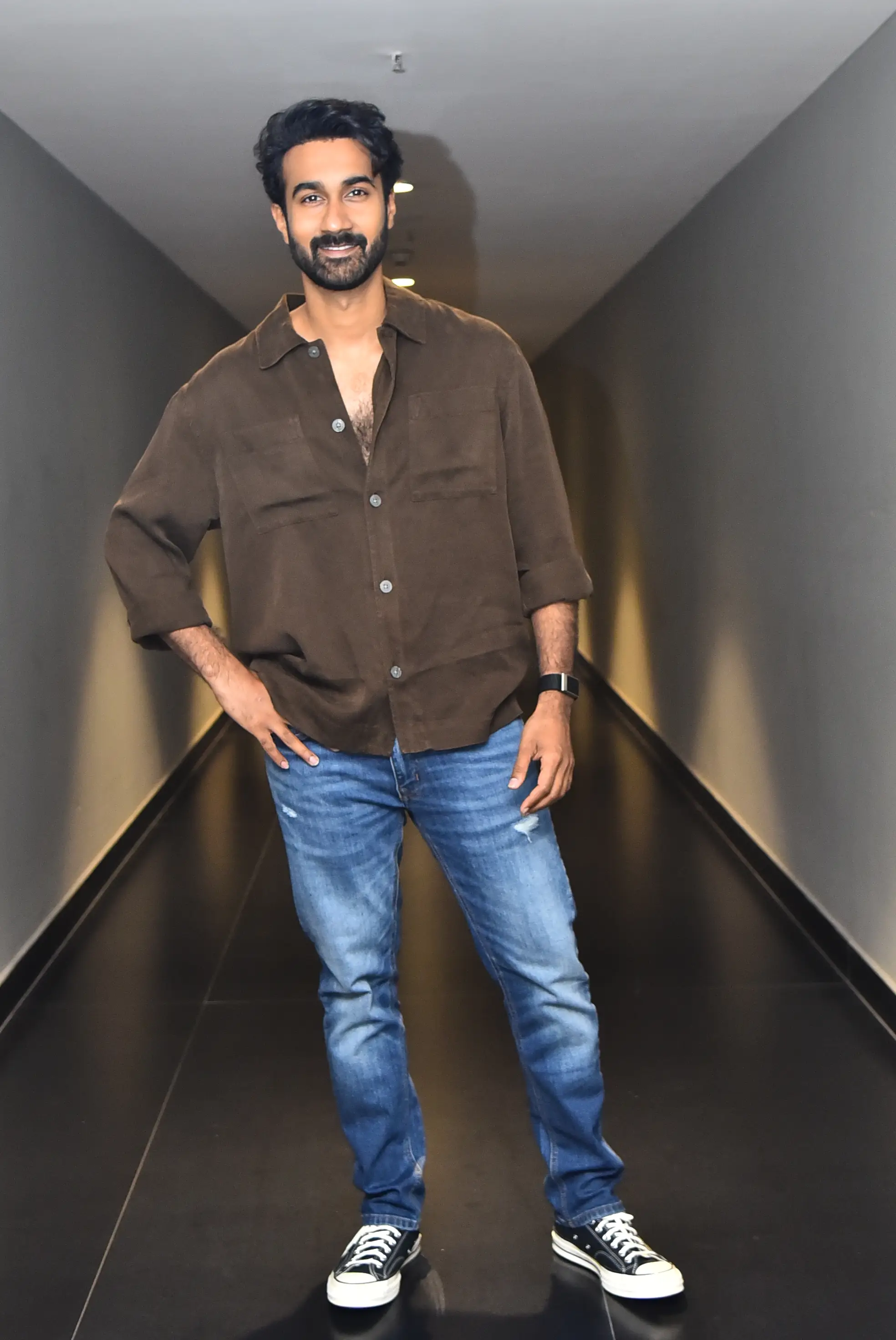 couple friendly movie trailer release event photos (1)