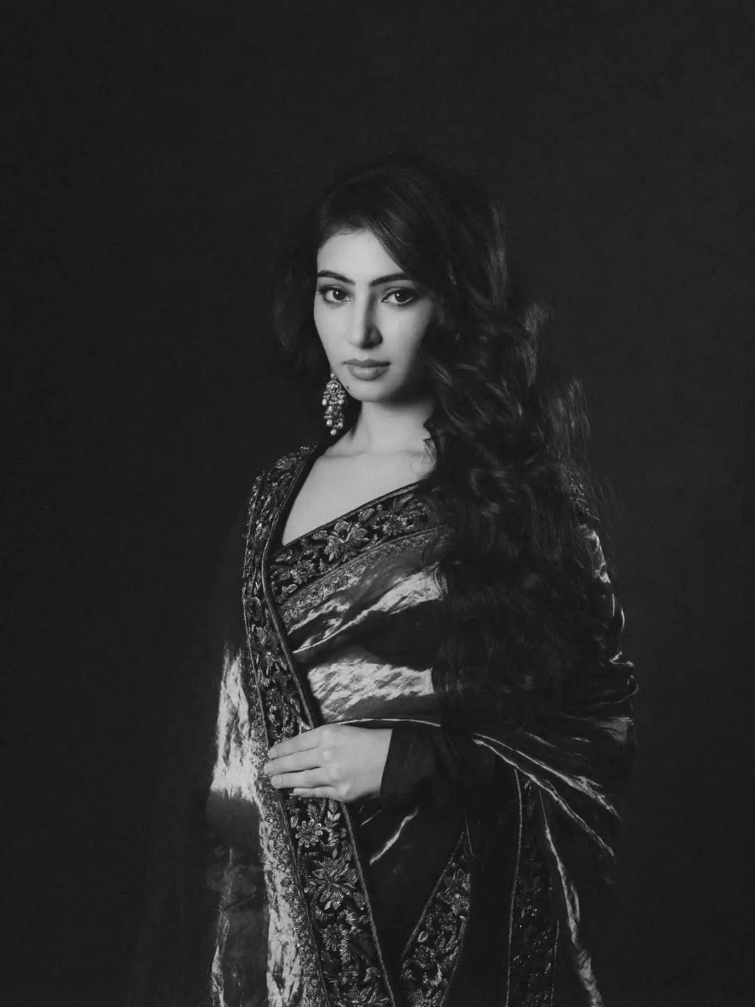 dhurandhar heroine sara arjun latest photos