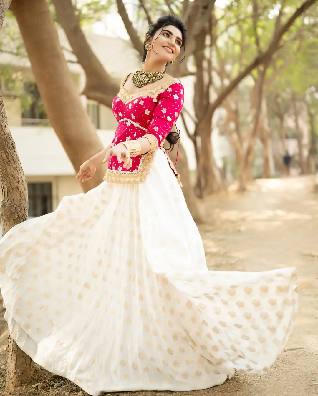 jabardasth varsha latest traditional photos