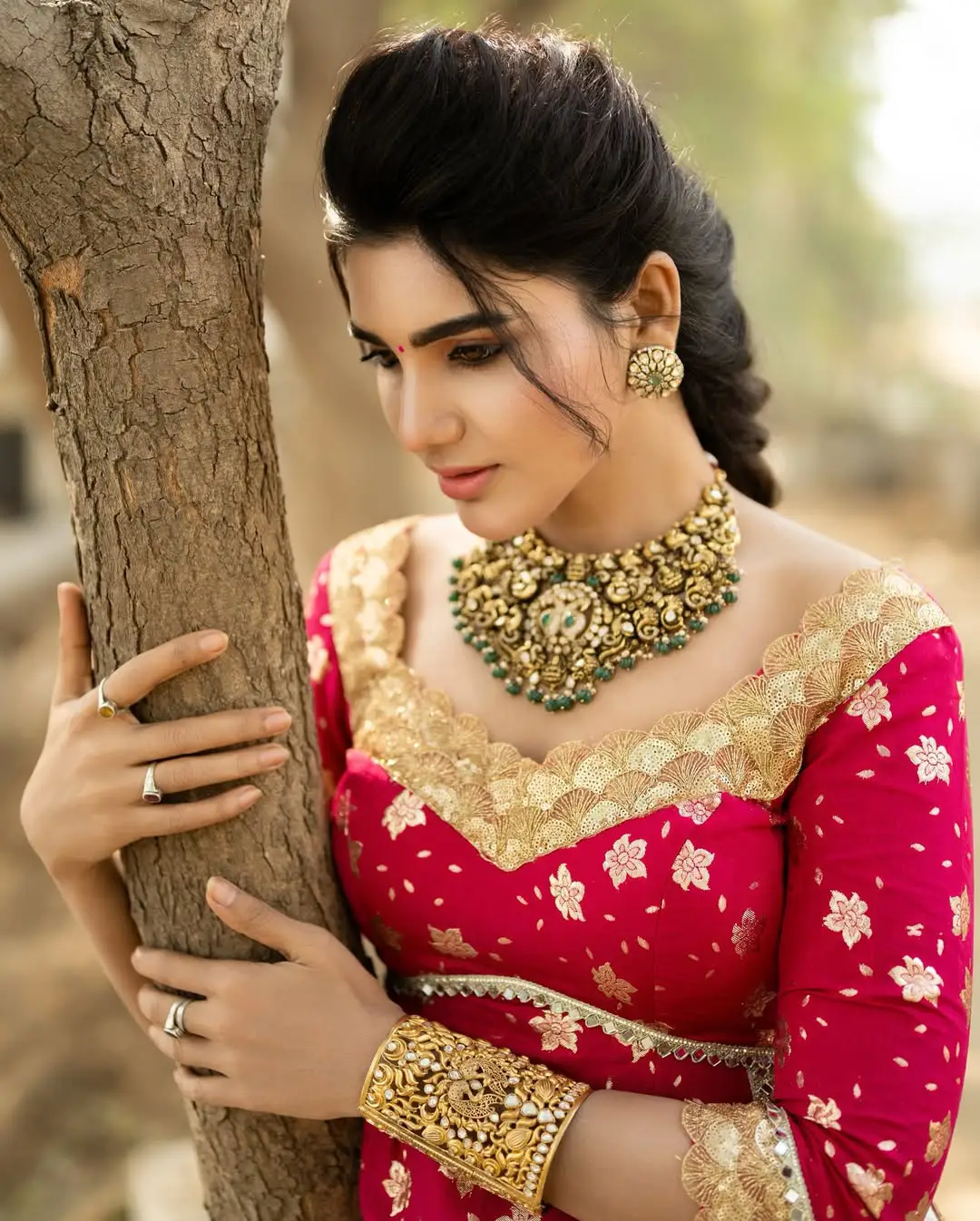 jabardasth varsha latest traditional photos