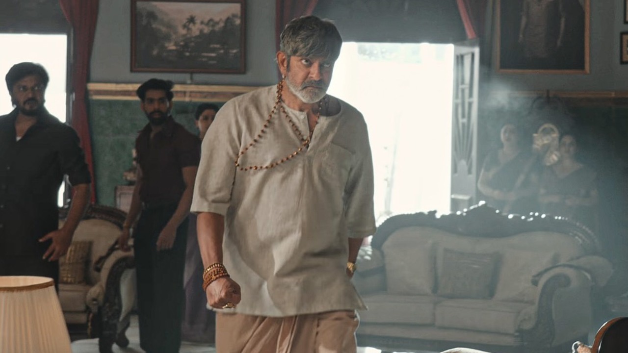 Jagapathi Babu : ఎన్టీఆర్ సినిమా వల్ల వోకల్ కార్డ్స్ దెబ్బ తిన్నాయి.. నోట్లోంచి బ్లడ్.. జగపతి బాబు కామెంట్స్..