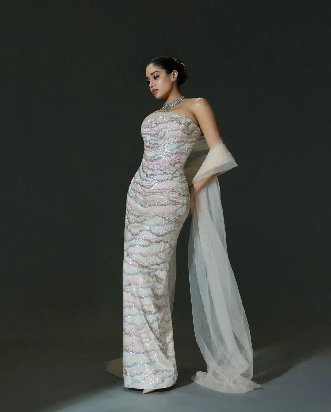 janhvi kapoor latest hot photos