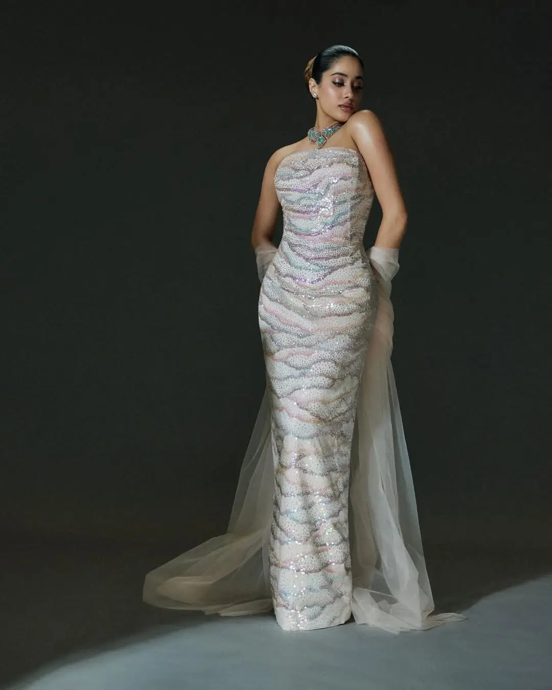 janhvi kapoor latest hot photos