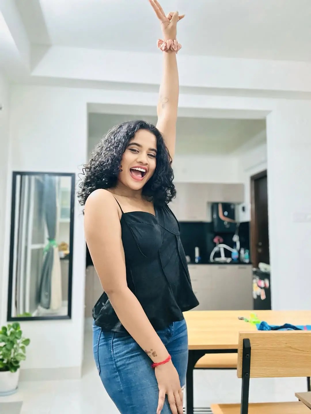 kirrak seetha latest glamour photo shoot