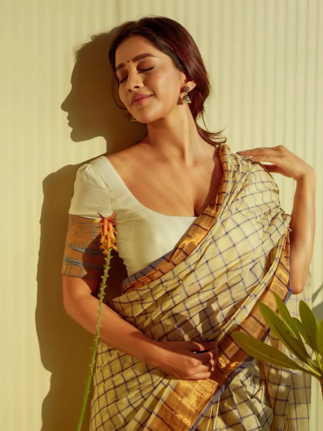 nabha natesh latest glamour show