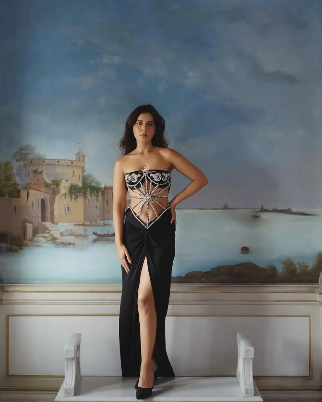 rashi khanna latest hot photos