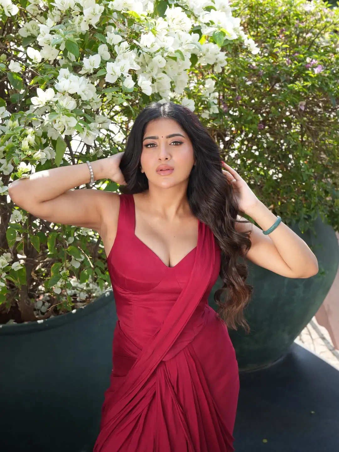 rashi singh latest hot photos in saree