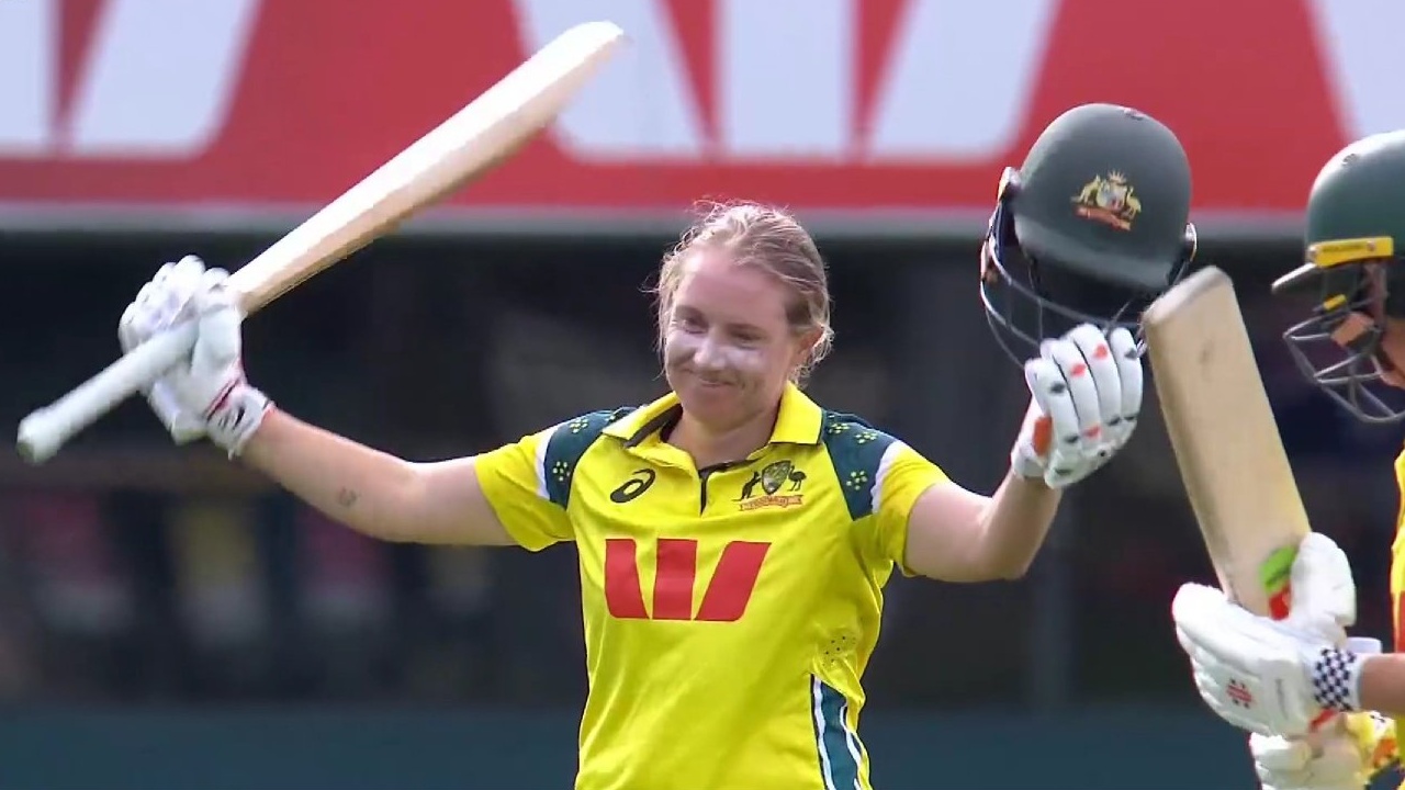 AUS-W vs IND-W : ఆఖ‌రి మ్యాచ్‌లో భారీ శ‌త‌కంతో చెల‌రేగిన అలిస్సా హీలీ.. భార‌త టార్గెట్ 410