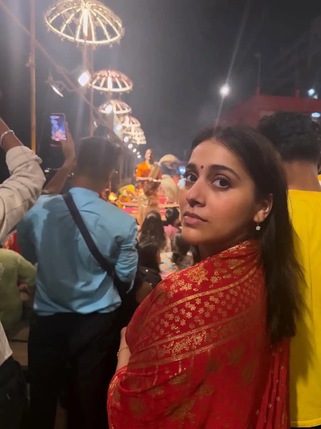 Anchor Rashmi visits the Kashi Vishwanath Temple