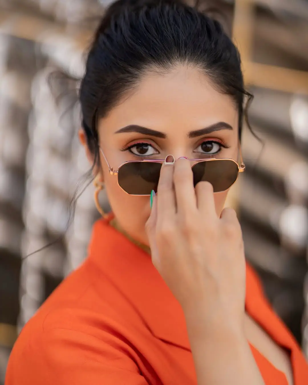 Anchor Sreemukhi latest photos viral on social media