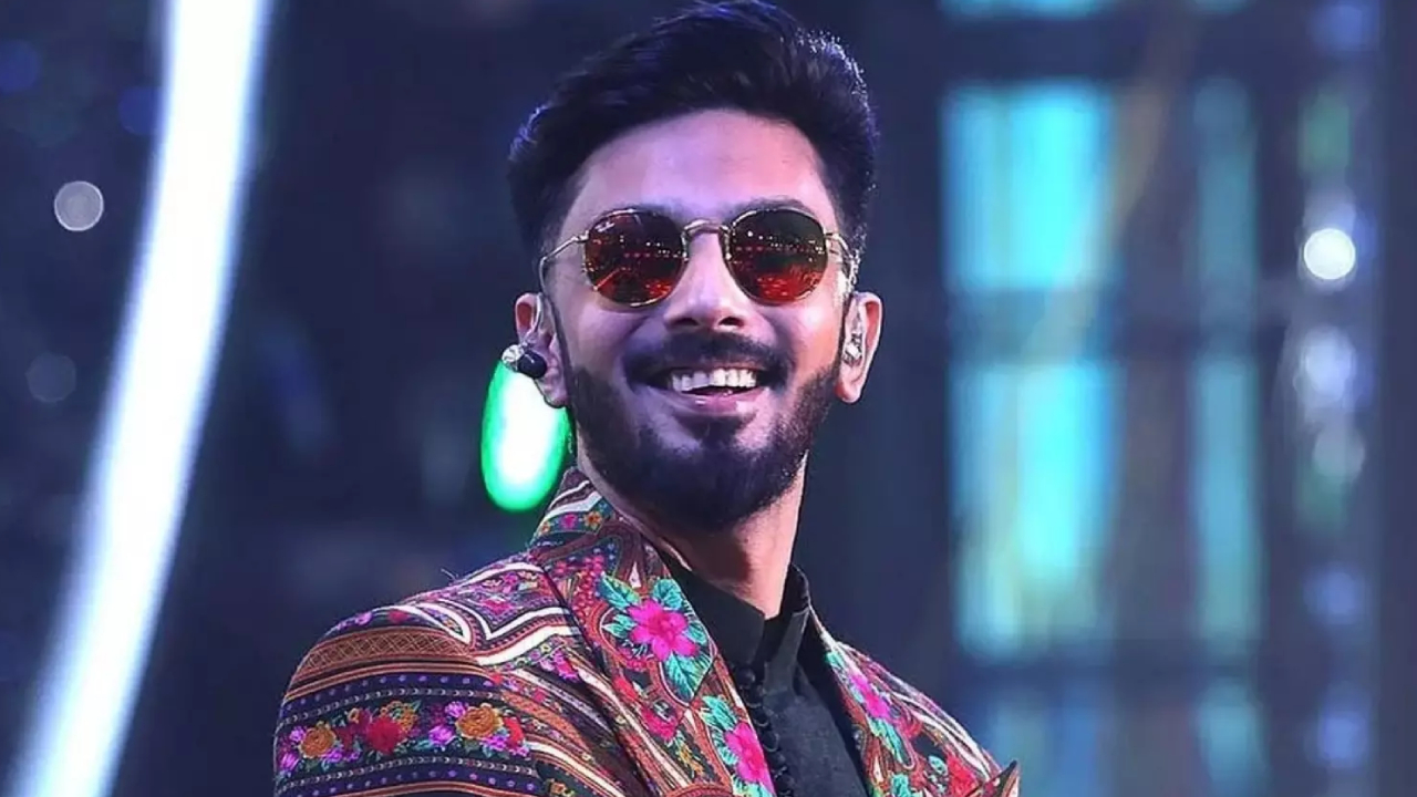 Anirudh: అల్లు అర్జున్ సినిమాకి అనిరుధ్ షాకింగ్ రెమ్యునరేషన్.. పవన్ కళ్యాణ్ కన్నా ఎక్కువ.. ఇదెక్కడి మాస్ క్రేజ్ రా మామా