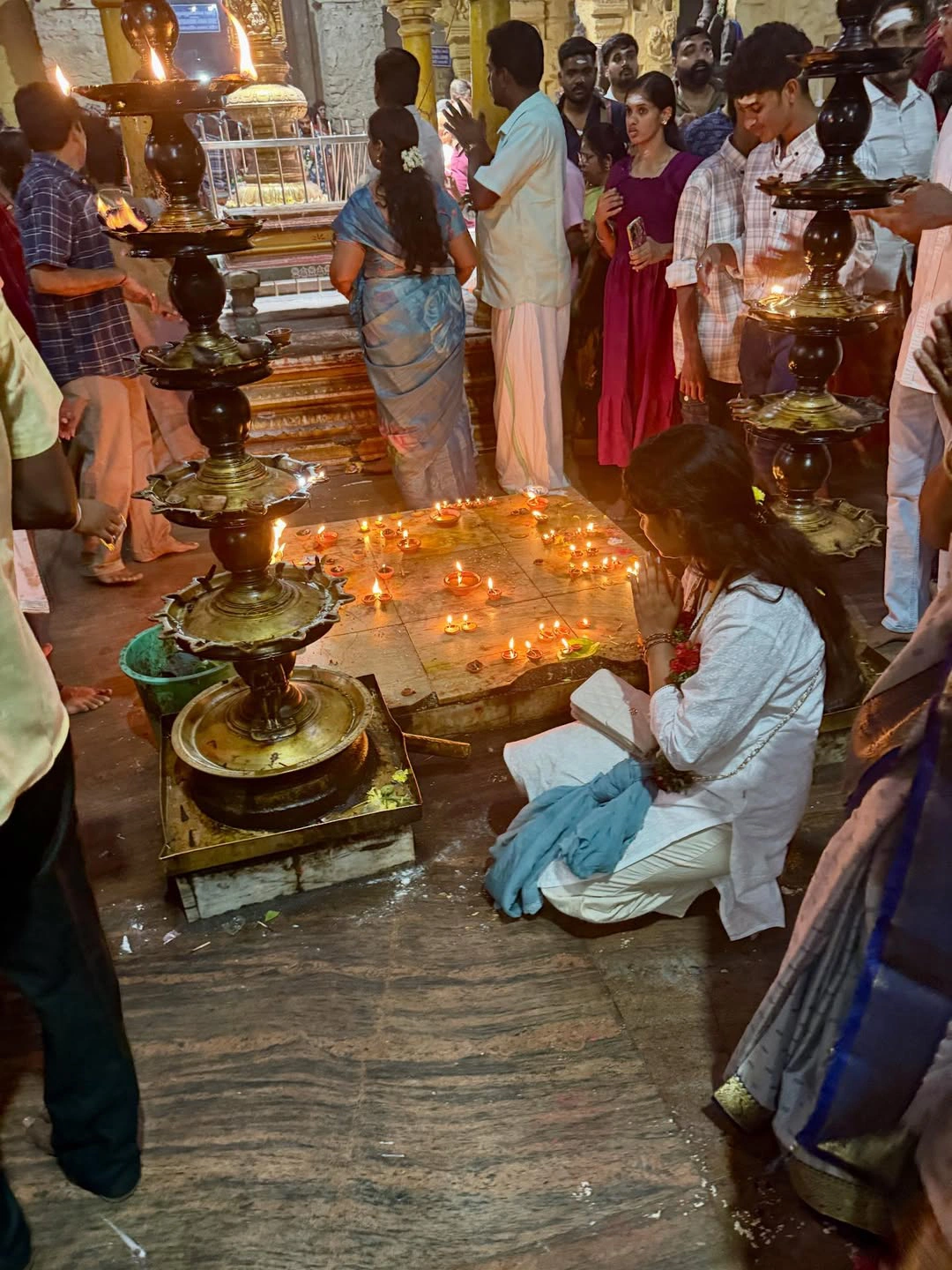 Ariyana Glory Visits Tamilannadu Temples