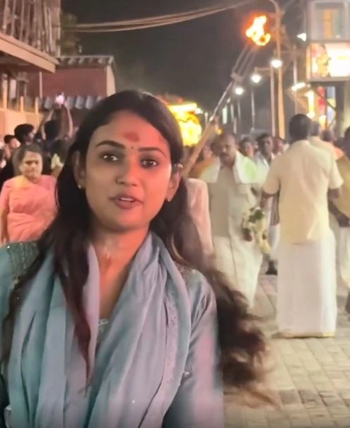 Ariyana Glory Visits Tamilannadu Temples
