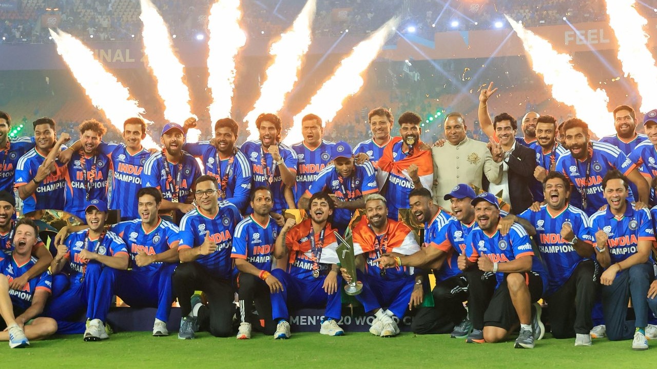 BCCI : టీమ్ఇండియాకు బీసీసీఐ భారీ న‌జ‌రానా.. ఎన్ని కోట్లో తెలిస్తే షాక్ అవ్వాల్సిందే.. రోహిత్ టీమ్ కంటే ఎంత ఎక్కువ అంటే?