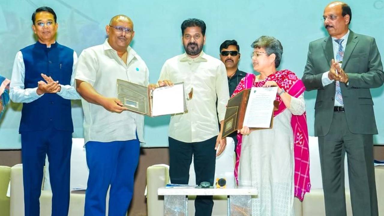 CM Revanth Reddy : భవిష్యత్ సవాళ్లను ఎదుర్కొనేందుకు సర్వసన్నద్ధం కావాలి.. పోలీస్ శాఖకు సీఎం రేవంత్ రెడ్డి సూచన