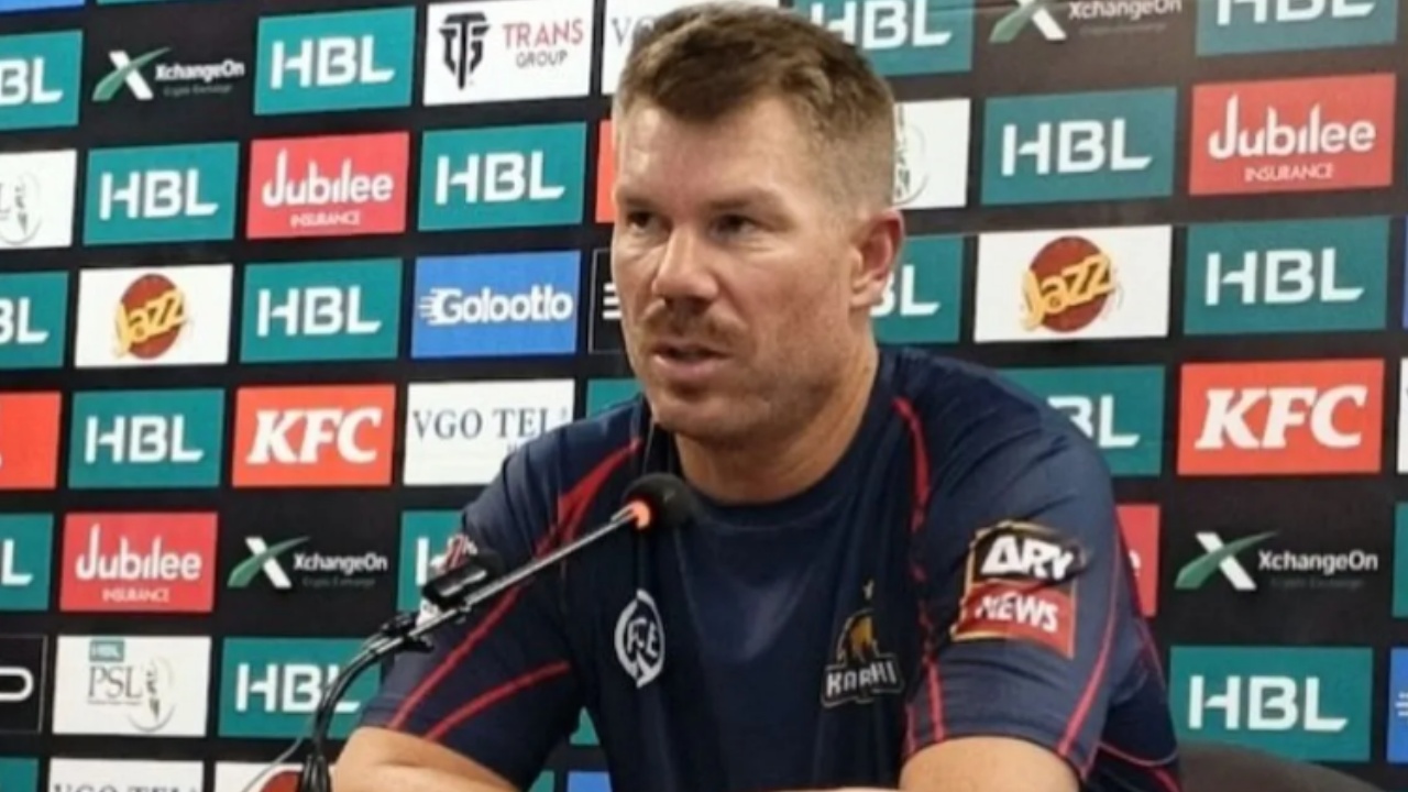 David Warner : పాకిస్థాన్ సూపర్ లీగ్ కెప్టెన్ల ప్రెస్ కాన్ఫరెన్స్‌.. తీవ్ర అస‌హ‌నం వ్య‌క్తం చేసిన డేవిడ్ వార్న‌ర్‌.. ఇక్క‌డ స్కూల్ పిల్లలు ఉన్నారు