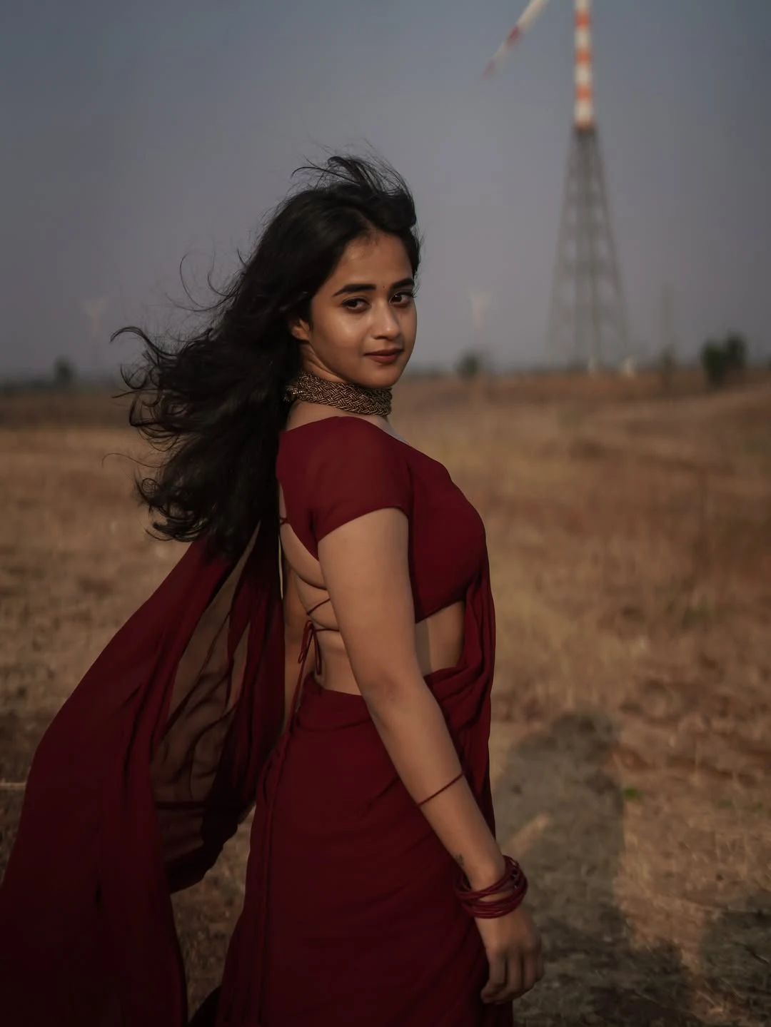 Deepthi Sunaina Stunning Looks in Saree