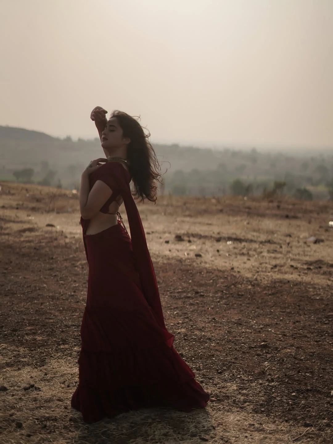 Deepthi Sunaina Stunning Looks in Saree