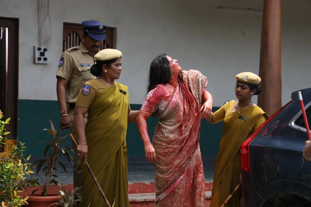 Divya Pillai Shares Honey Movie Working Stills