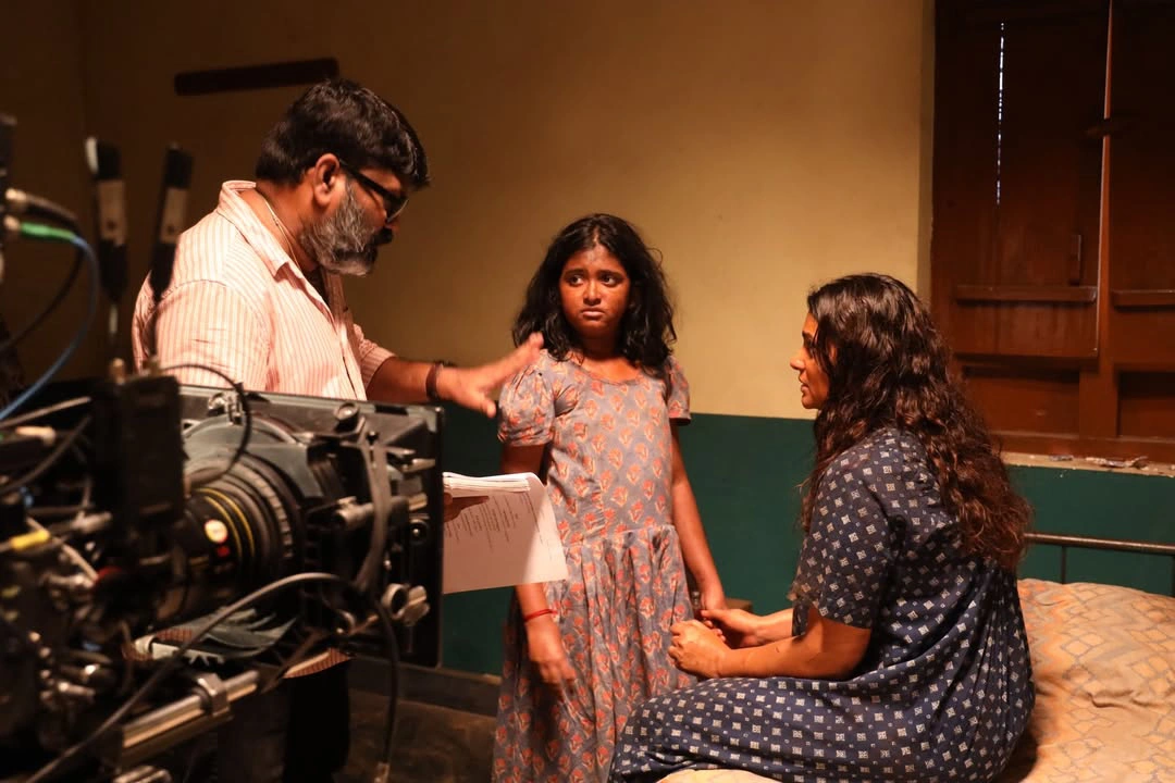 Divya Pillai Shares Honey Movie Working Stills