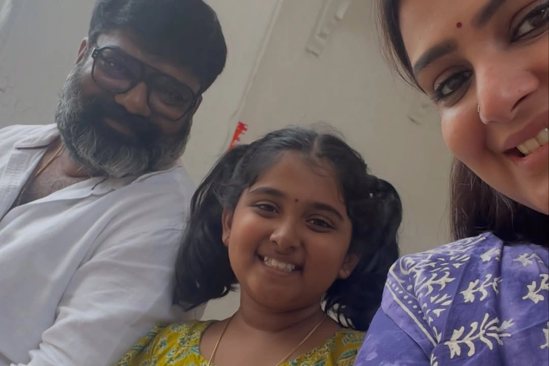 Divya Pillai Shares Honey Movie Working Stills