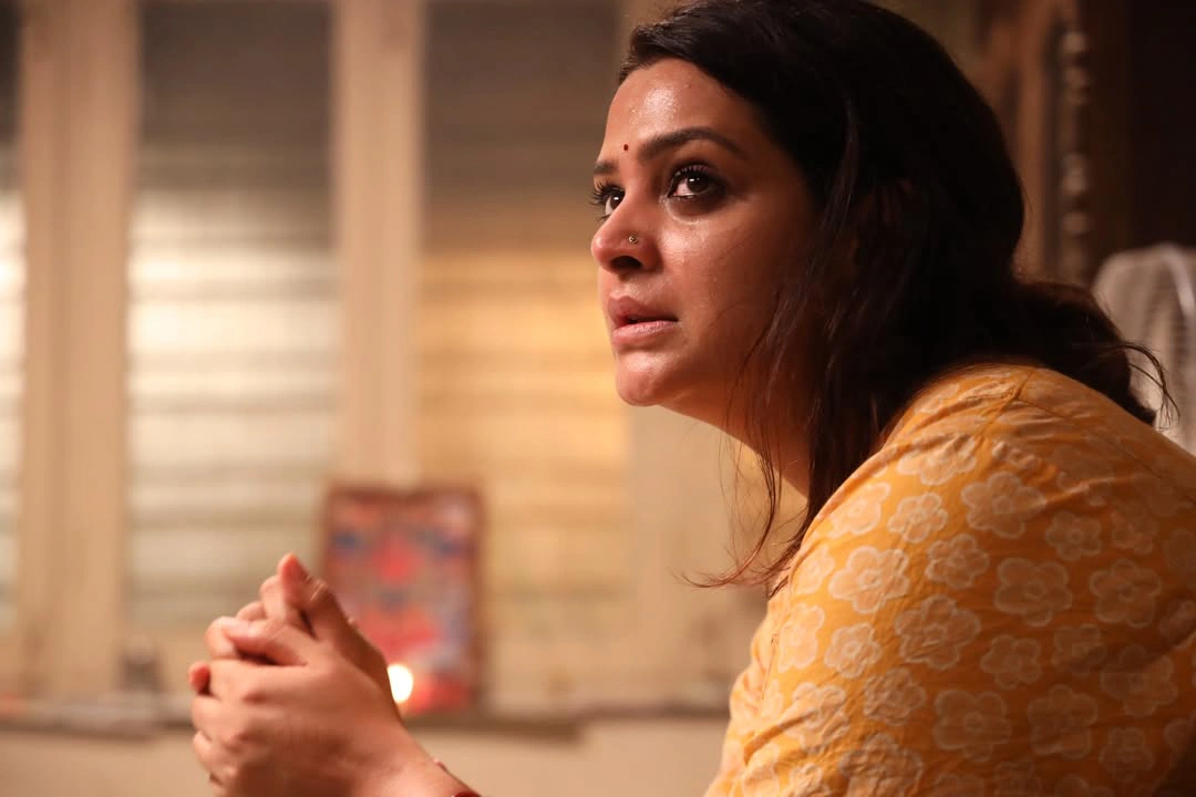 Divya Pillai Shares Honey Movie Working Stills