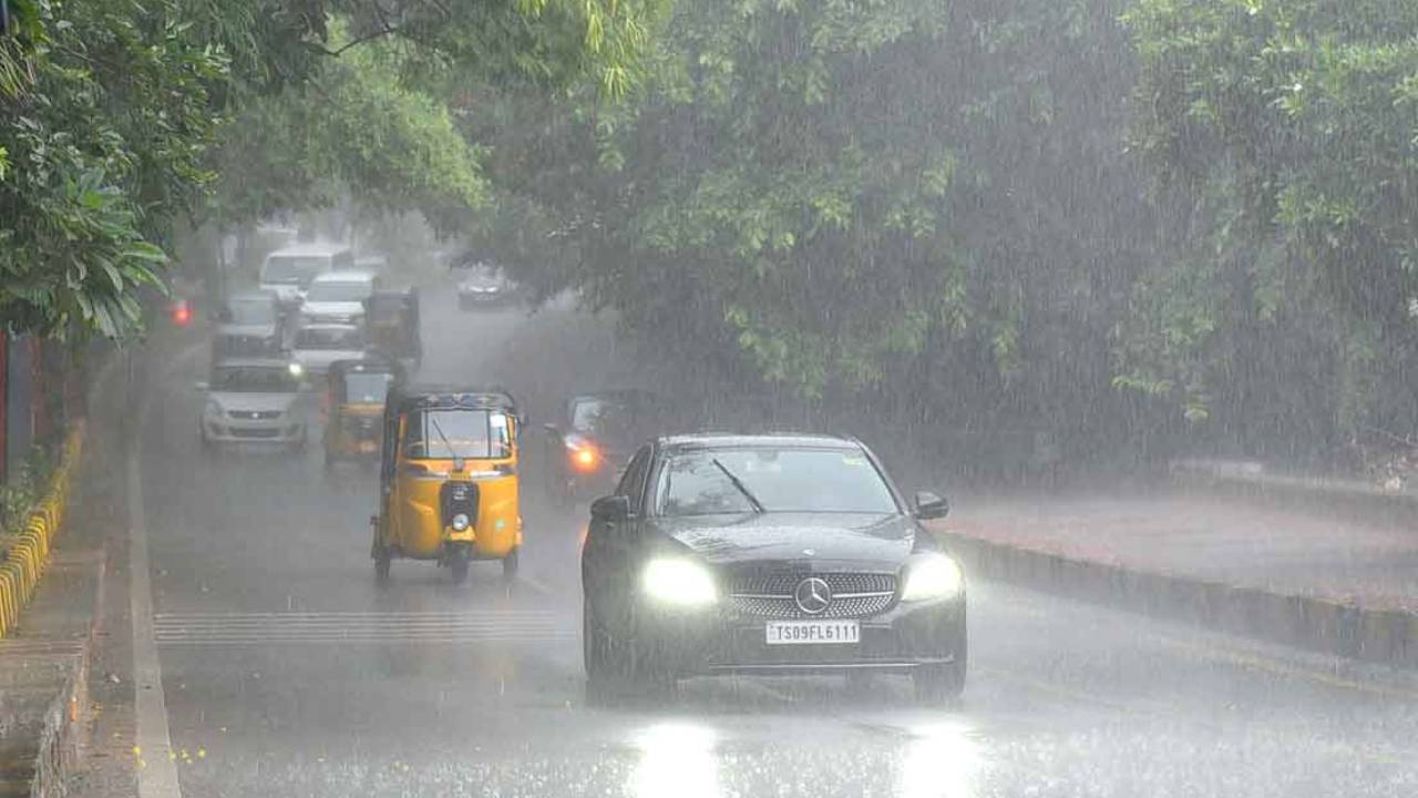 AP Rain Alert : ఏపీకి రెయిన్ అలర్ట్.. ఈ జిల్లాల్లో మూడ్రోజులు వానలు.. ఆ ప్రాంతాల్లో పిడుగులు పడే చాన్స్..