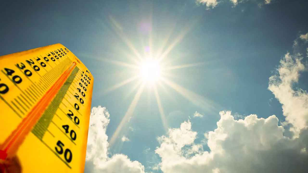 Hot Summer: మండిపోతున్న ఎండలు.. ఈ జిల్లాలకు ఎల్లో అలర్ట్.. ఈ జాగ్రత్తలు తప్పనిసరి..!
