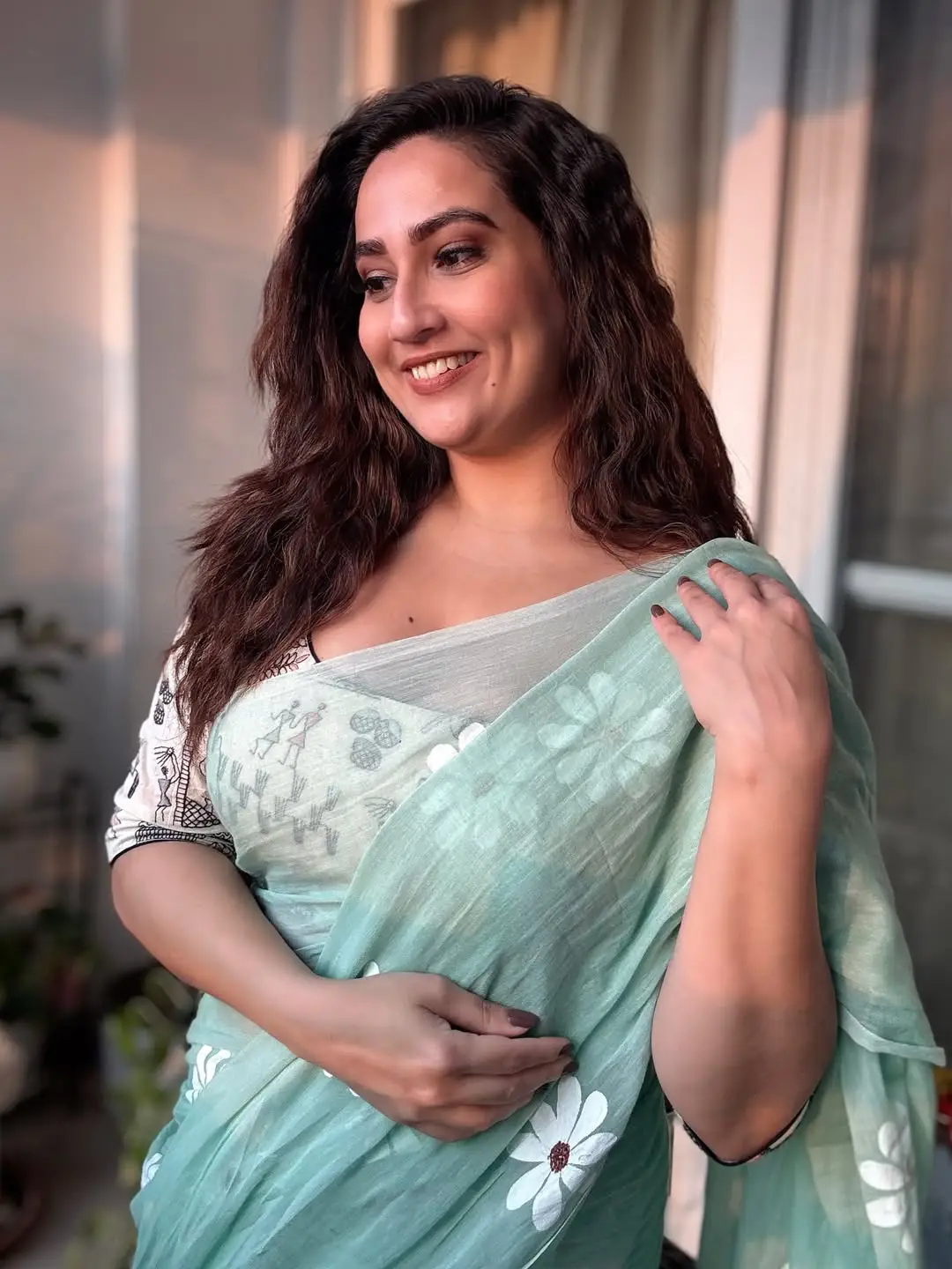 Hot anchor manjusha latest photos