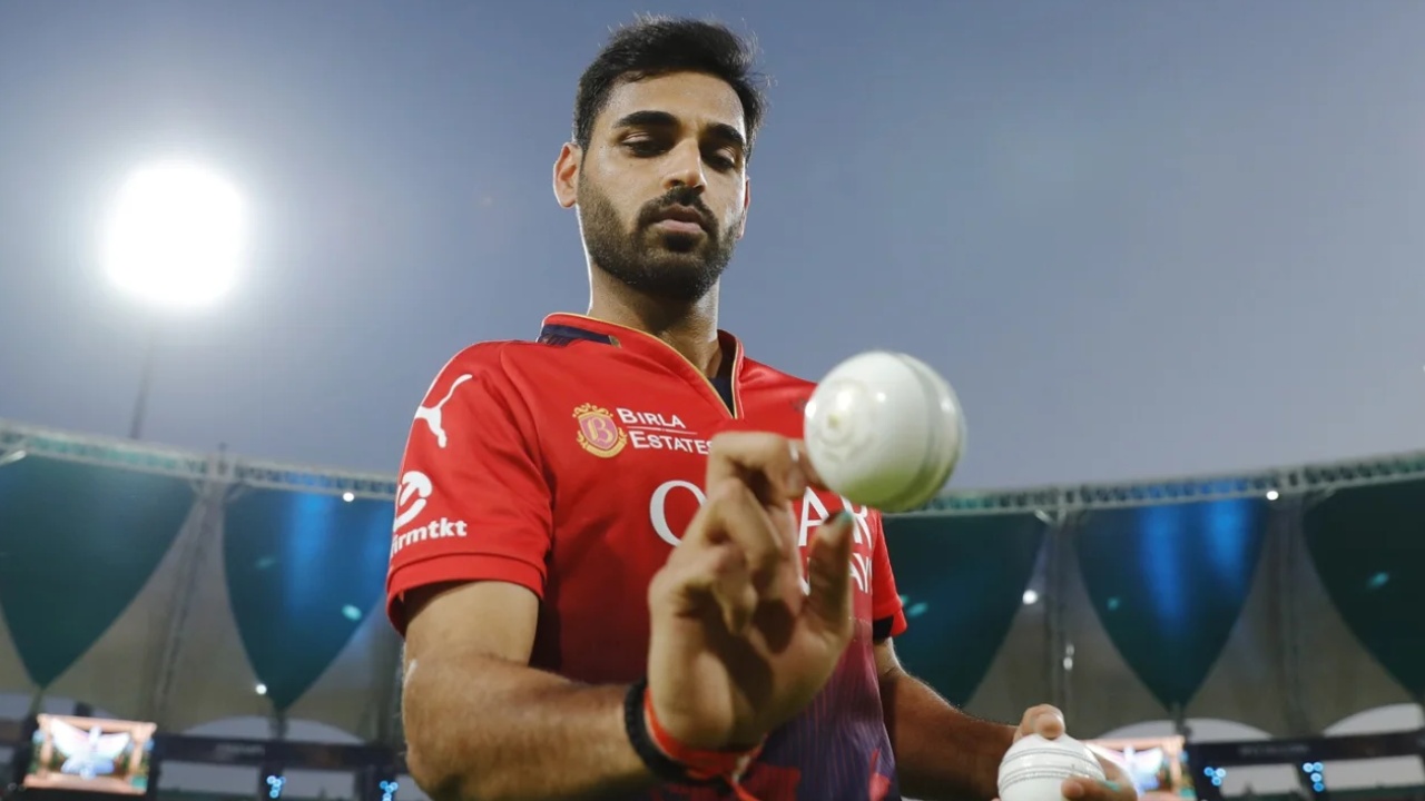 RCB vs SRH : స‌న్‌రైజ‌ర్స్‌తో మ్యాచ్‌.. చ‌రిత్ర సృష్టించేందుకు సిద్ధ‌మైన భువ‌నేశ్వ‌ర్ కుమార్‌