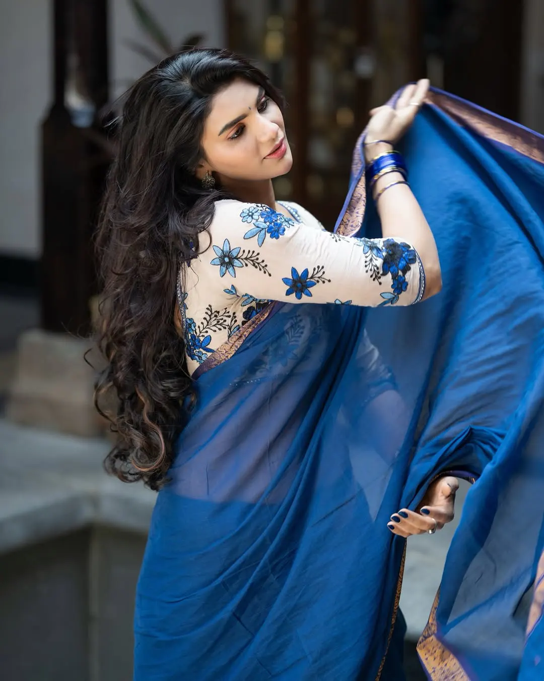 Jabardasth Varsha Showing Her Beauty in Saree