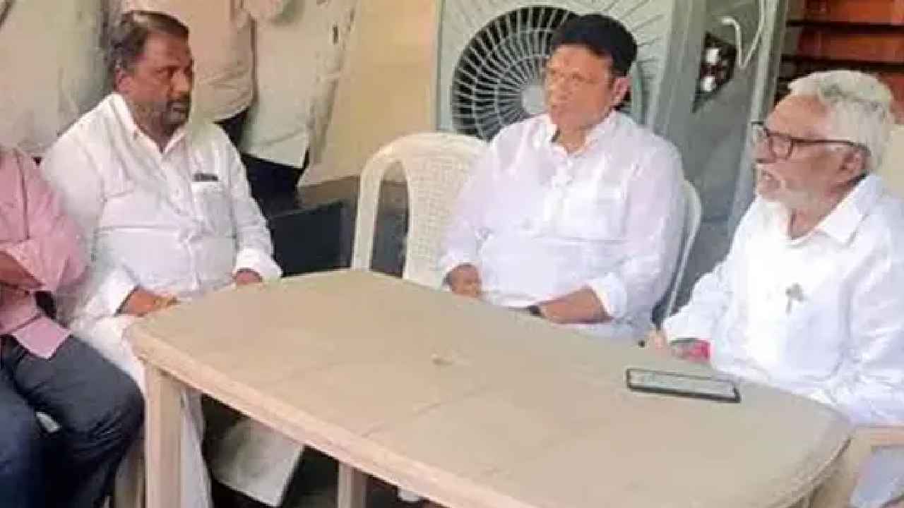 Jeevan Reddy: దేవుడు శాసిస్తే మానవుడు అనుసరిస్తాడు..! మంత్రులతో జీవన్ రెడ్డి కీలక వ్యాఖ్యలు.. బుజ్జగింపుల చర్చలు విఫలం..!