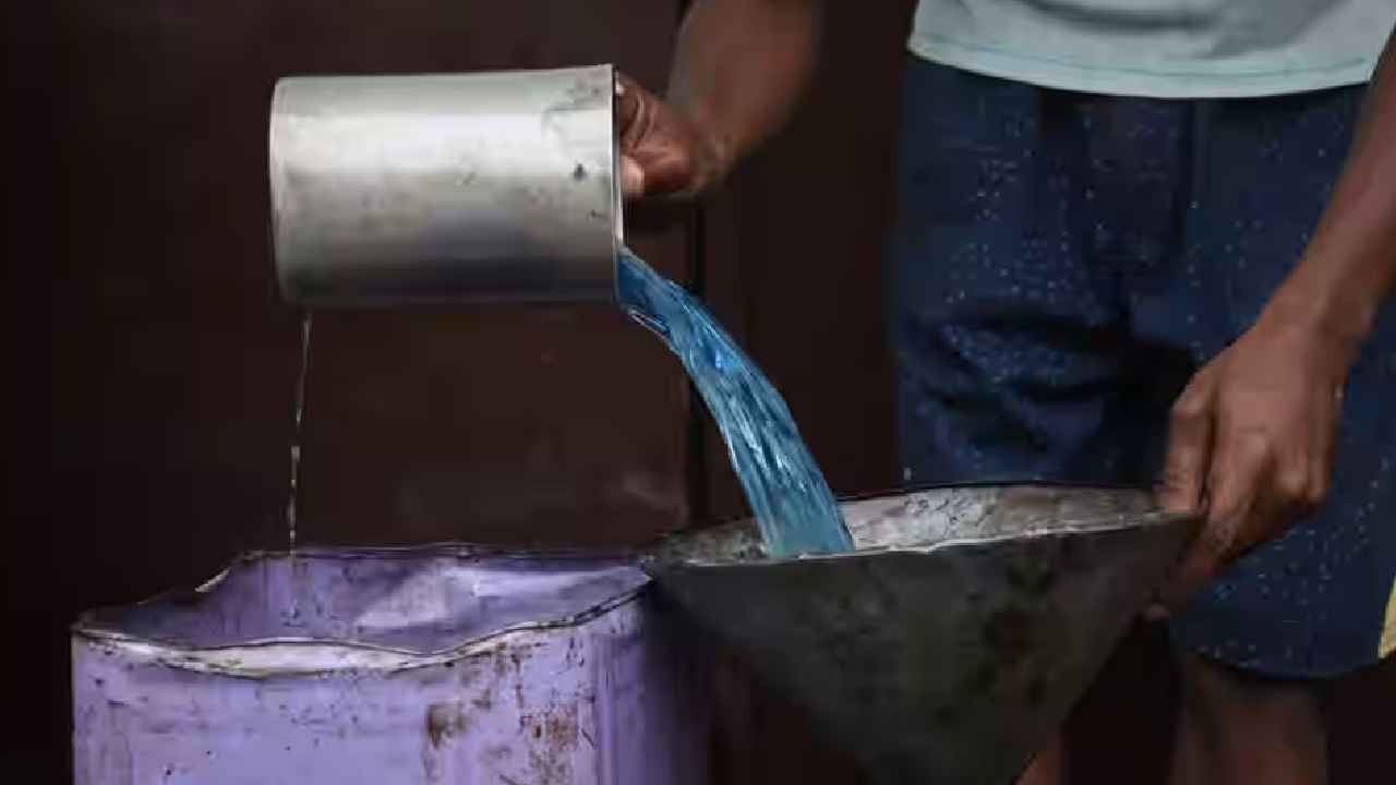 Kerosene Distribution: ఏపీలో మళ్లీ కిరోసిన్ పంపిణీ.. రేపటి నుంచే.. ఒక్కొక్కరికి ఎంత అంటే