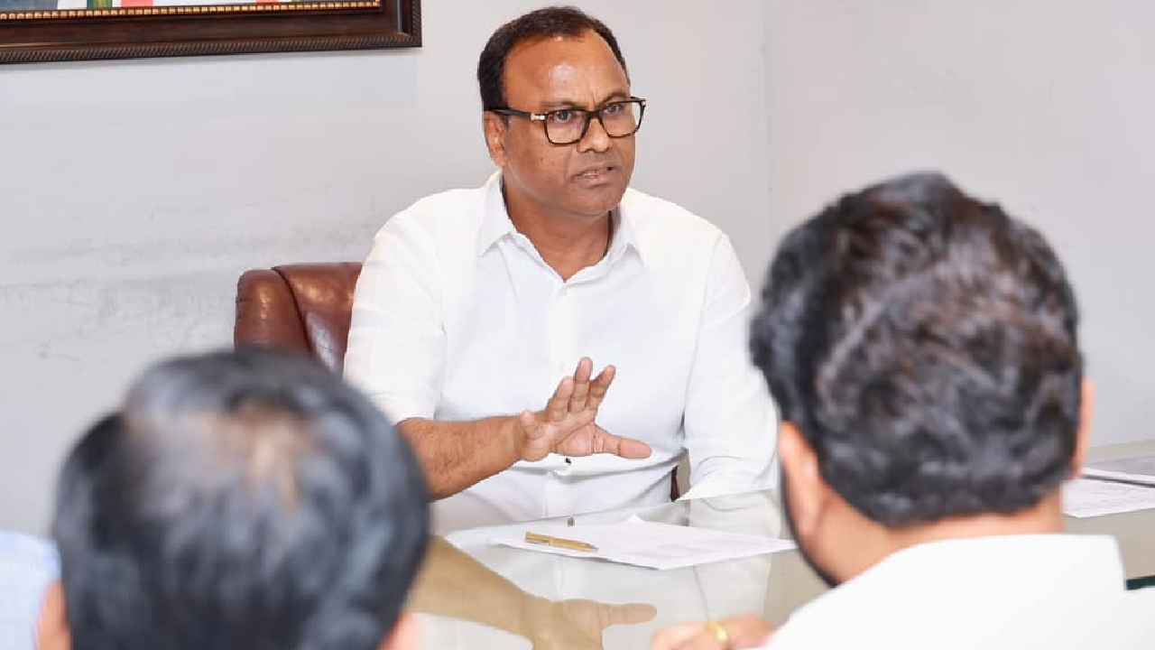 Komatireddy Raj Gopal Reddy: కాంగ్రెస్‌లో కలకలం..! ఎమ్మెల్యేలతో రాజగోపాల్ రెడ్డి సీక్రెట్ మీటింగ్..! ఎజెండా ఏంటి?