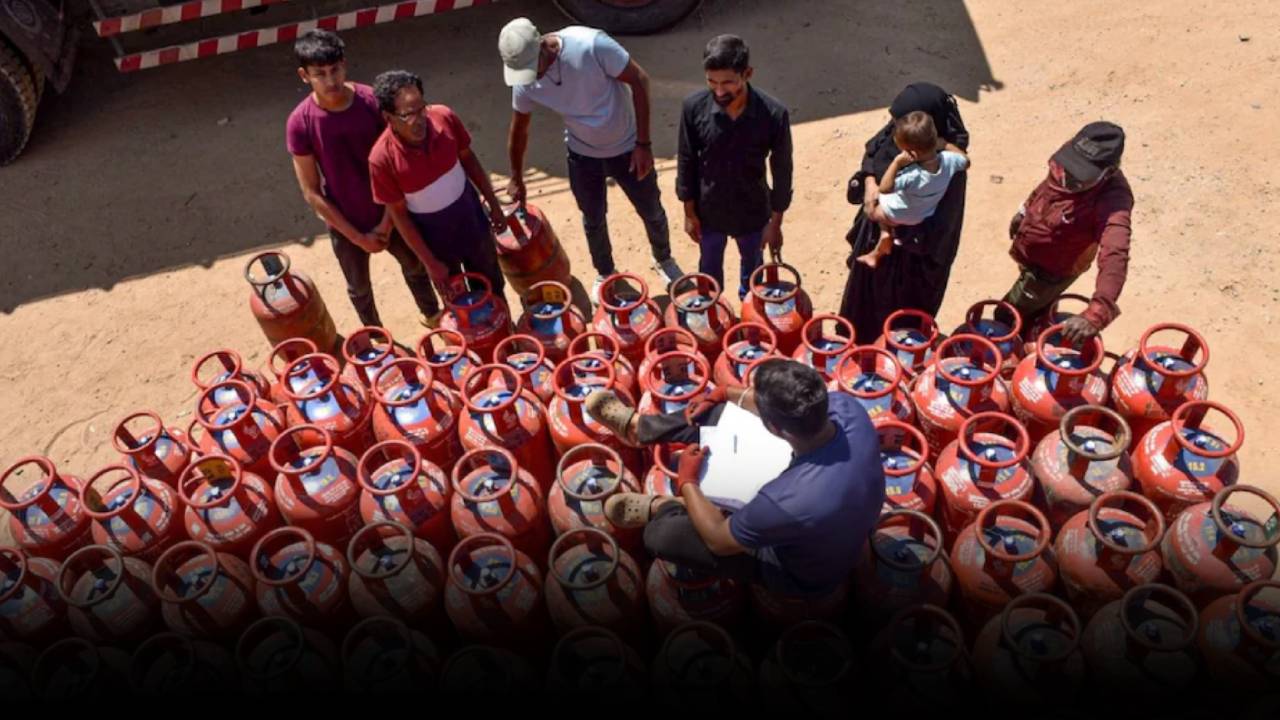 LPG Cylinder : గ్యాస్ బుక్ చేశారా? డెలివరీ చెయ్యకుండానే మీకు డెలివరీ అయినట్టు మెసేజ్ వస్తే.. ఇలా చేయండి తిక్క కుదురుతుంది..