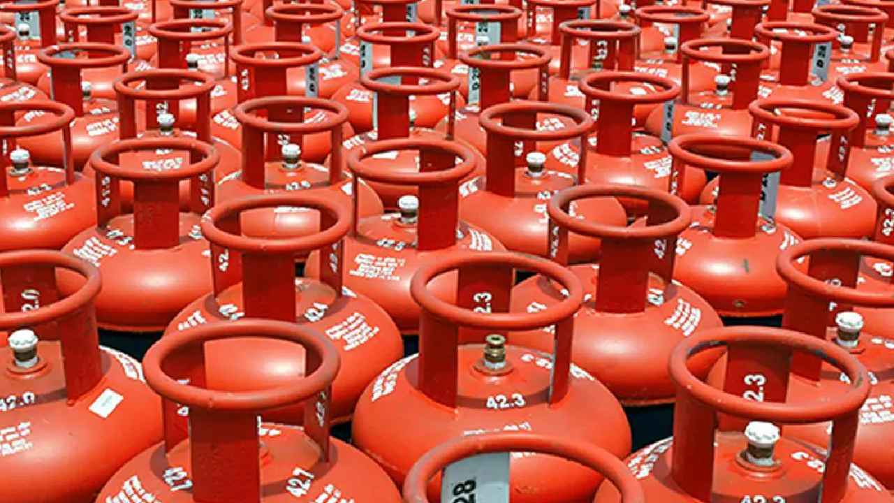 Indian Oil Companies: వంట గ్యాస్ సప్లయ్ లో వీటికే అత్యధిక ప్రాధాన్యత.. ఆయిల్ కంపెనీల కీలక ప్రకటన