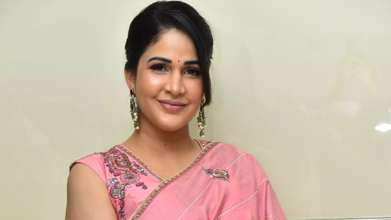 Lavanya Tripathi Konidela: సోషల్ మీడియా వేధింపులపై లావణ్య సీరియస్.. సైబర్‌క్రైమ్‌ పోలీసులకు ఫిర్యాదు
