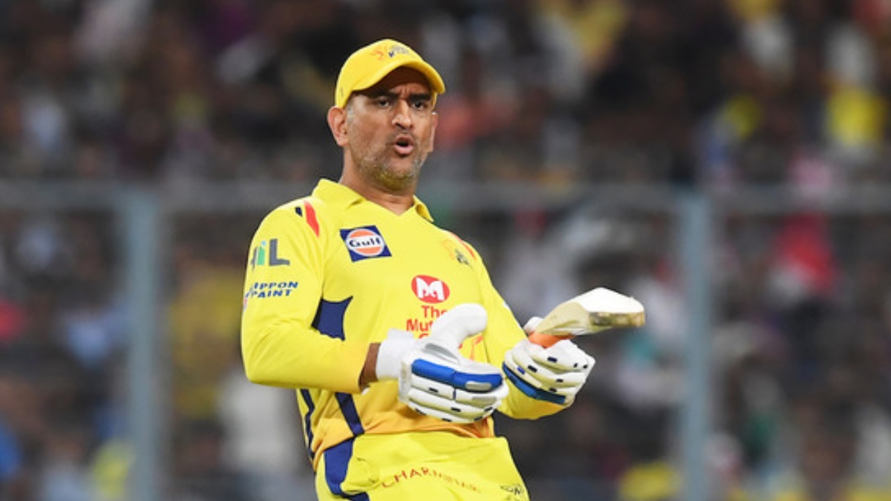 MS Dhoni : ధోనికి 1000 రూపాయ‌ల జ‌రిమానా..!