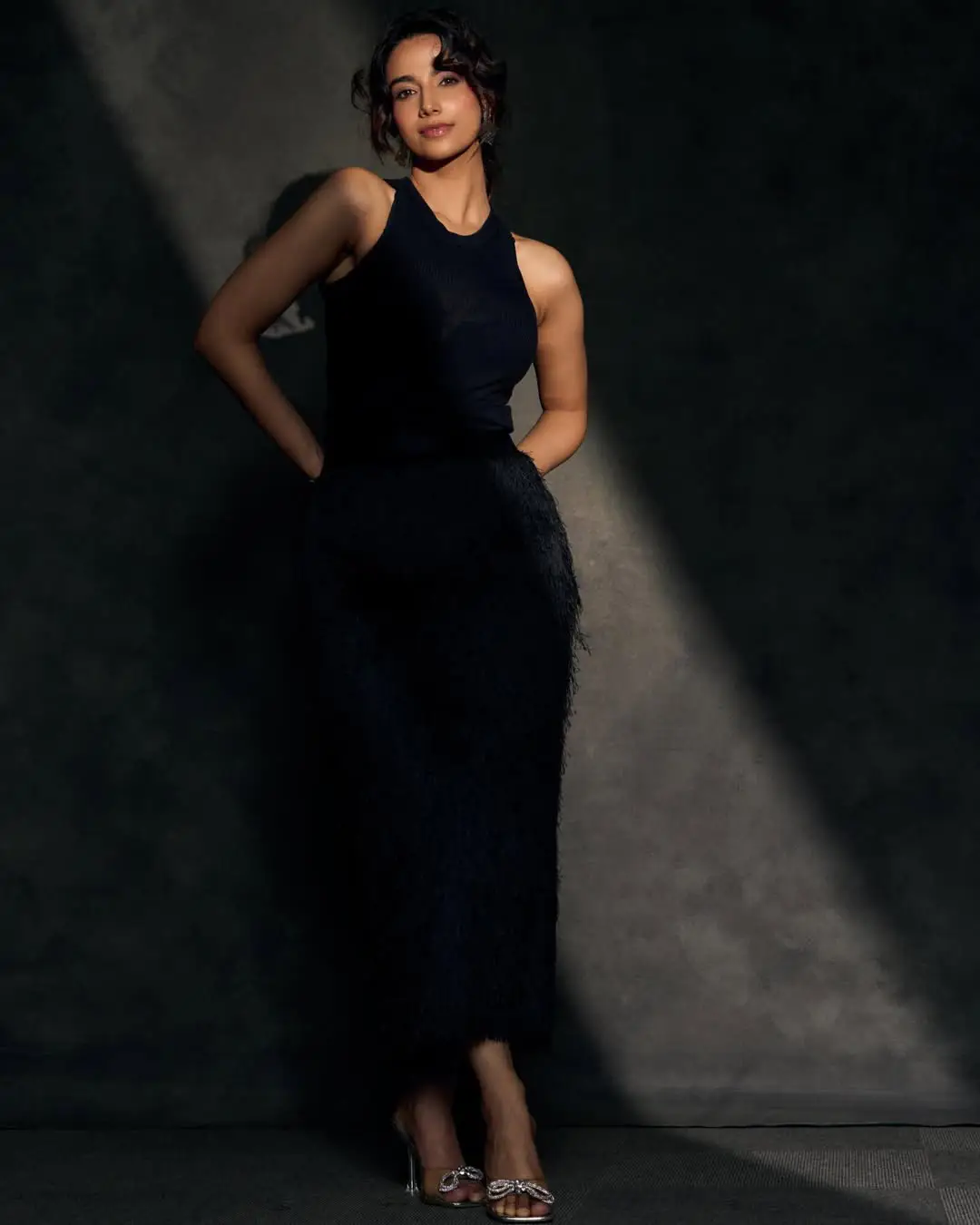 Meenakshi chaudhary latest hot photos